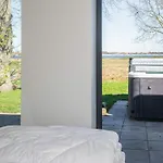 Retreat With Outdoor Whirlpool Årøsund
