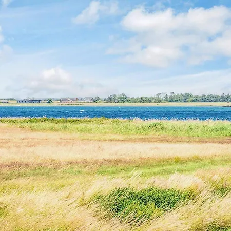 Retreat With Outdoor Whirlpool *