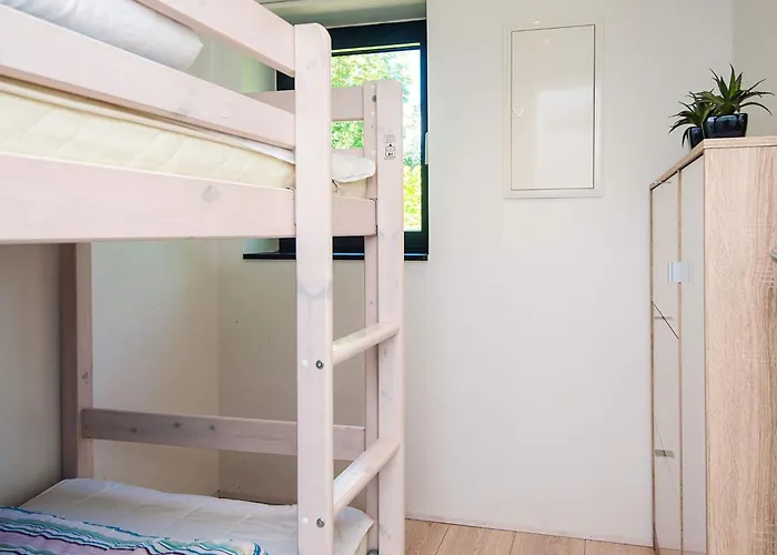 Retreat With Outdoor Whirlpool Nyaraló *