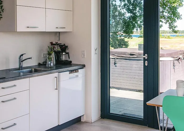 Retreat With Outdoor Whirlpool Nyaraló Årøsund