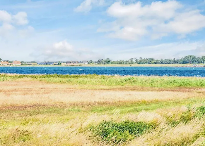 Retreat With Outdoor Whirlpool *