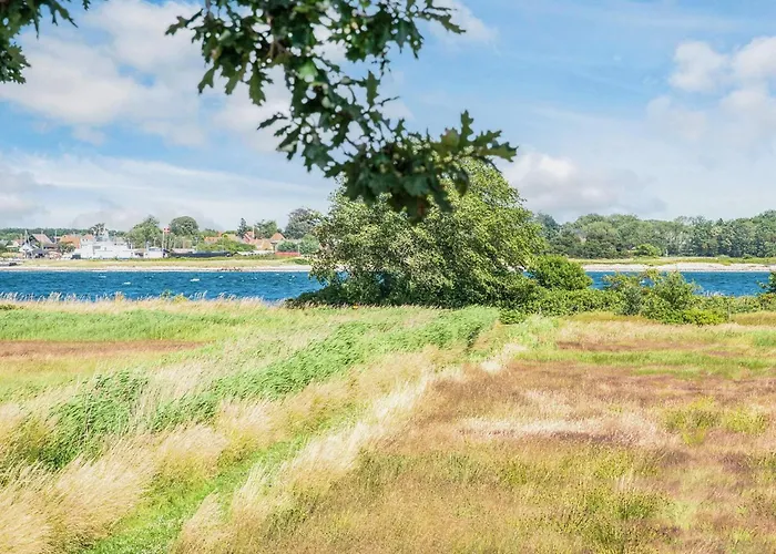 Retreat With Outdoor Whirlpool Årøsund