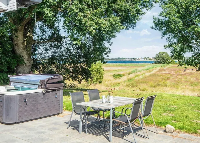 Retreat With Outdoor Whirlpool * Årøsund